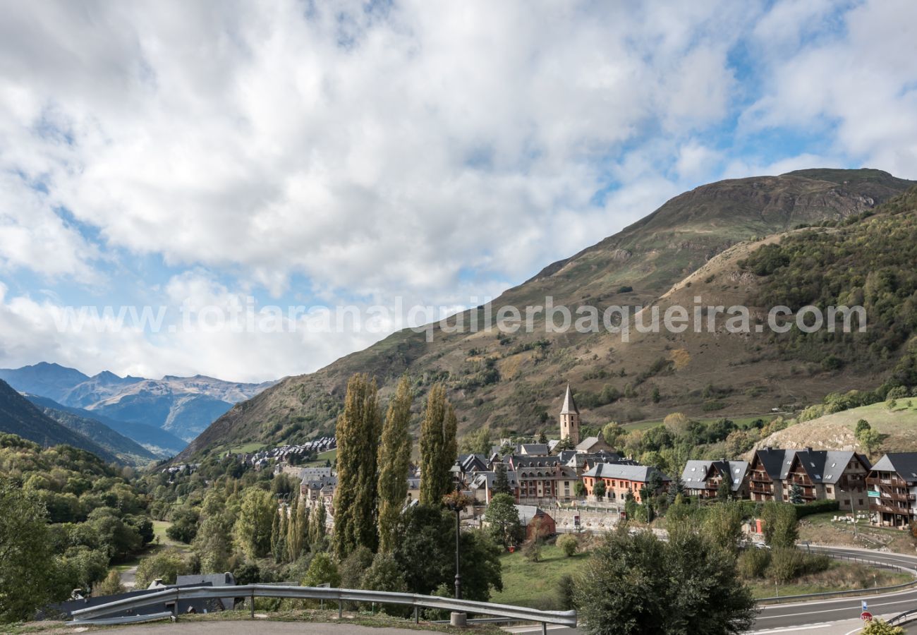 Casa Pujo by Totiaran, situada en Salardu, a 5kms de Baqueira 1500