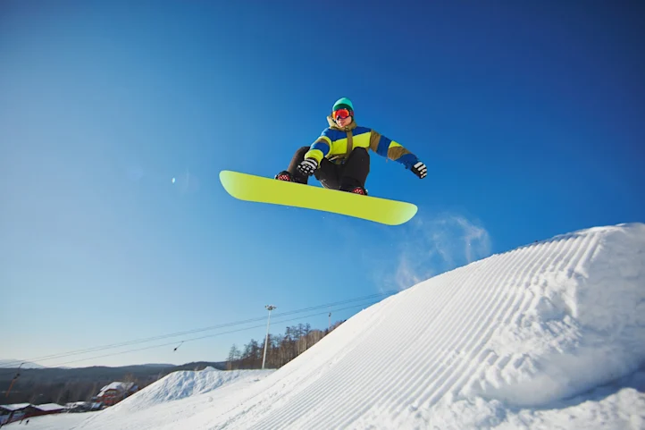 10 actividades en la nieve en Baqueira snowboard