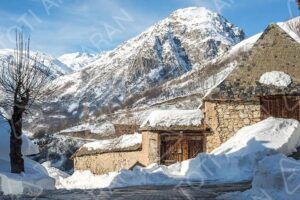 Nieve y montañas en Tredos