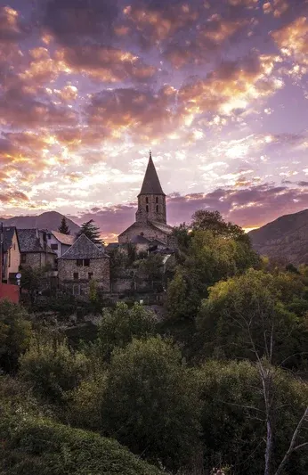 Atardecer y arte románico en el Valle de Arán