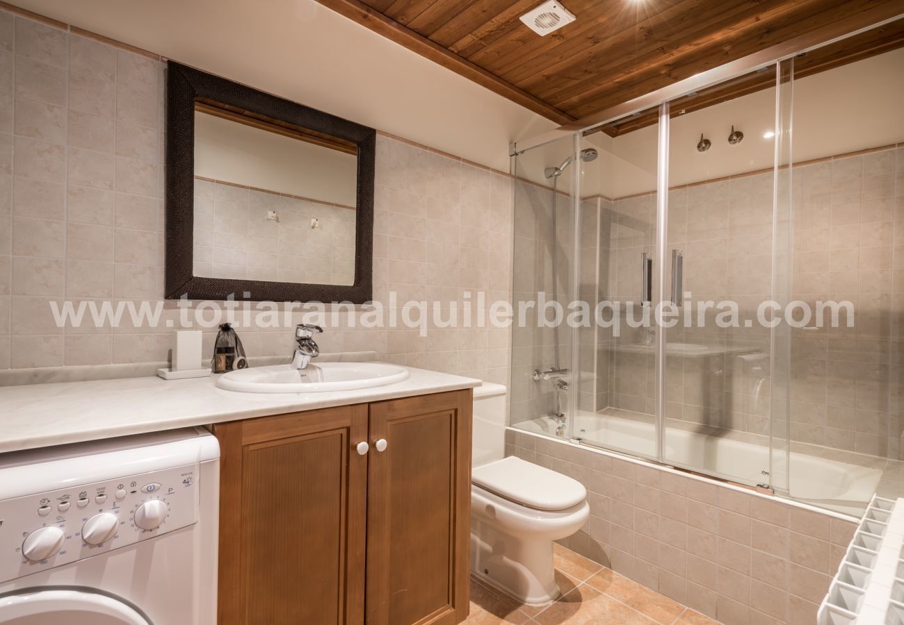 Apartment in Baqueira - Colomers by Totiaran