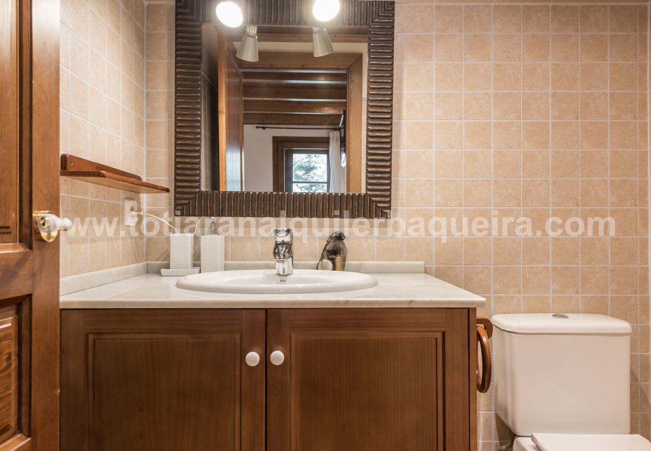 Apartment in Baqueira - Colomers by Totiaran