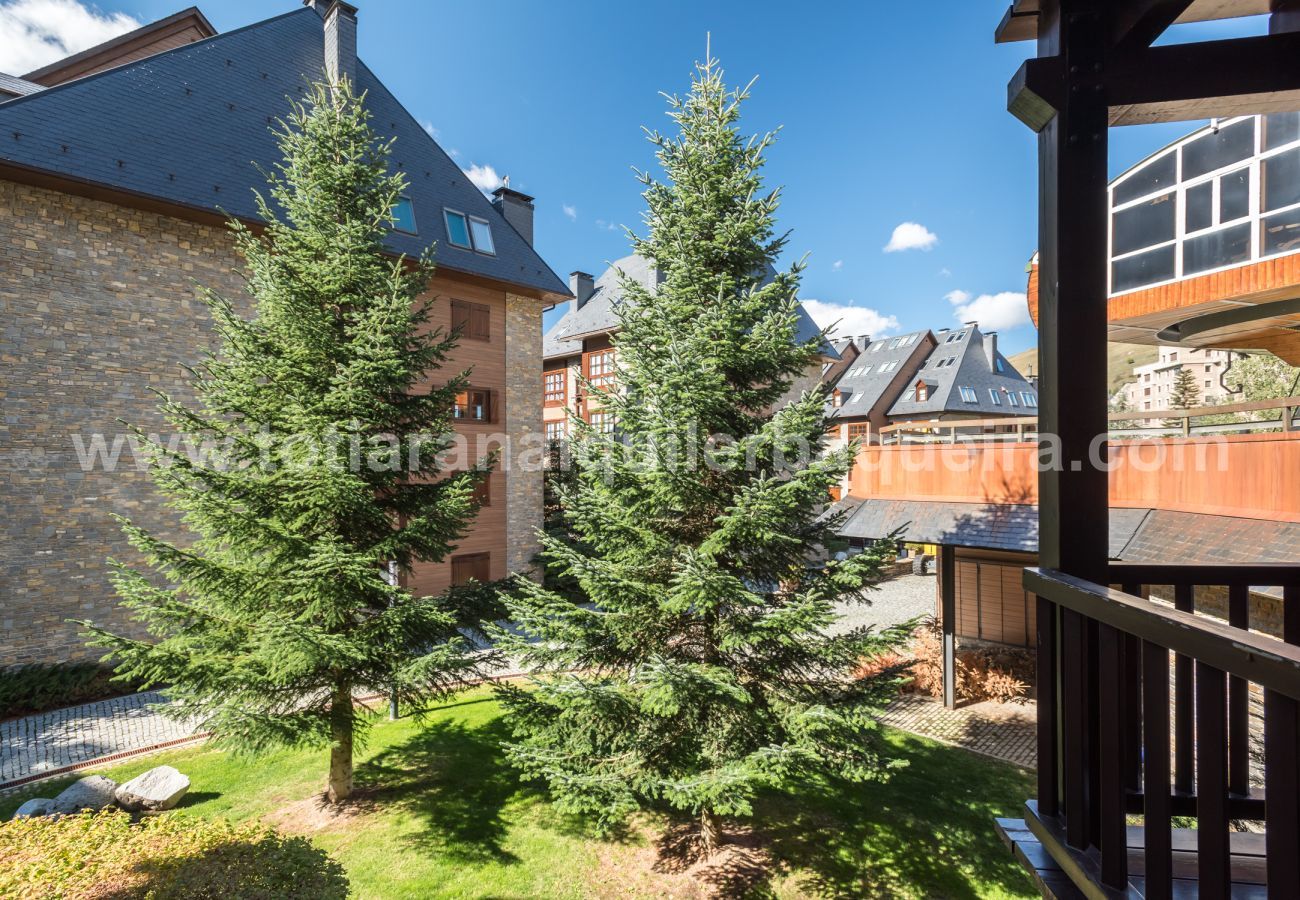 Apartment in Baqueira - Colomers by Totiaran