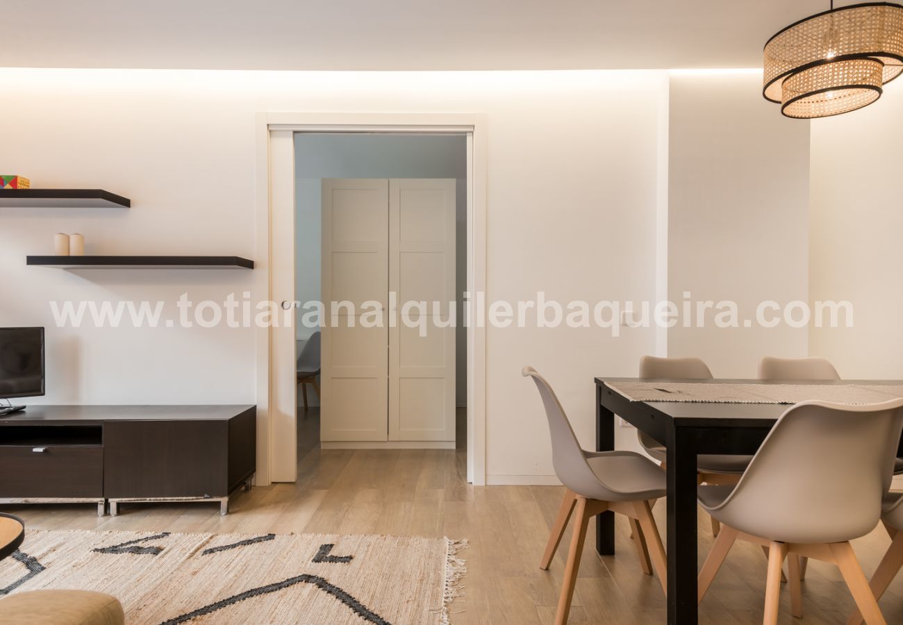 Apartment in Baqueira - Carlac by Totiaran