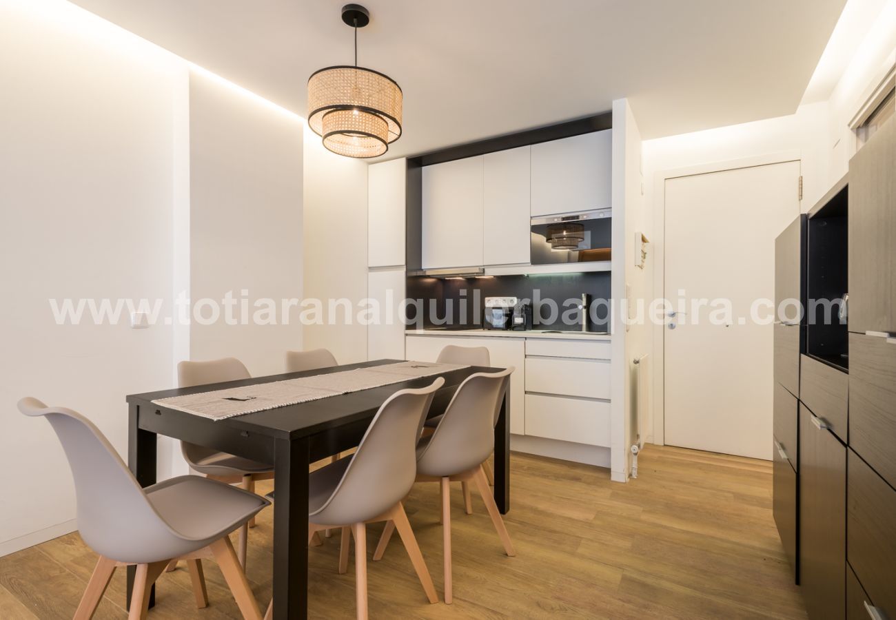 Apartment in Baqueira - Carlac by Totiaran