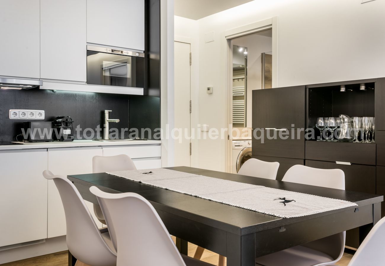 Apartment in Baqueira - Carlac by Totiaran