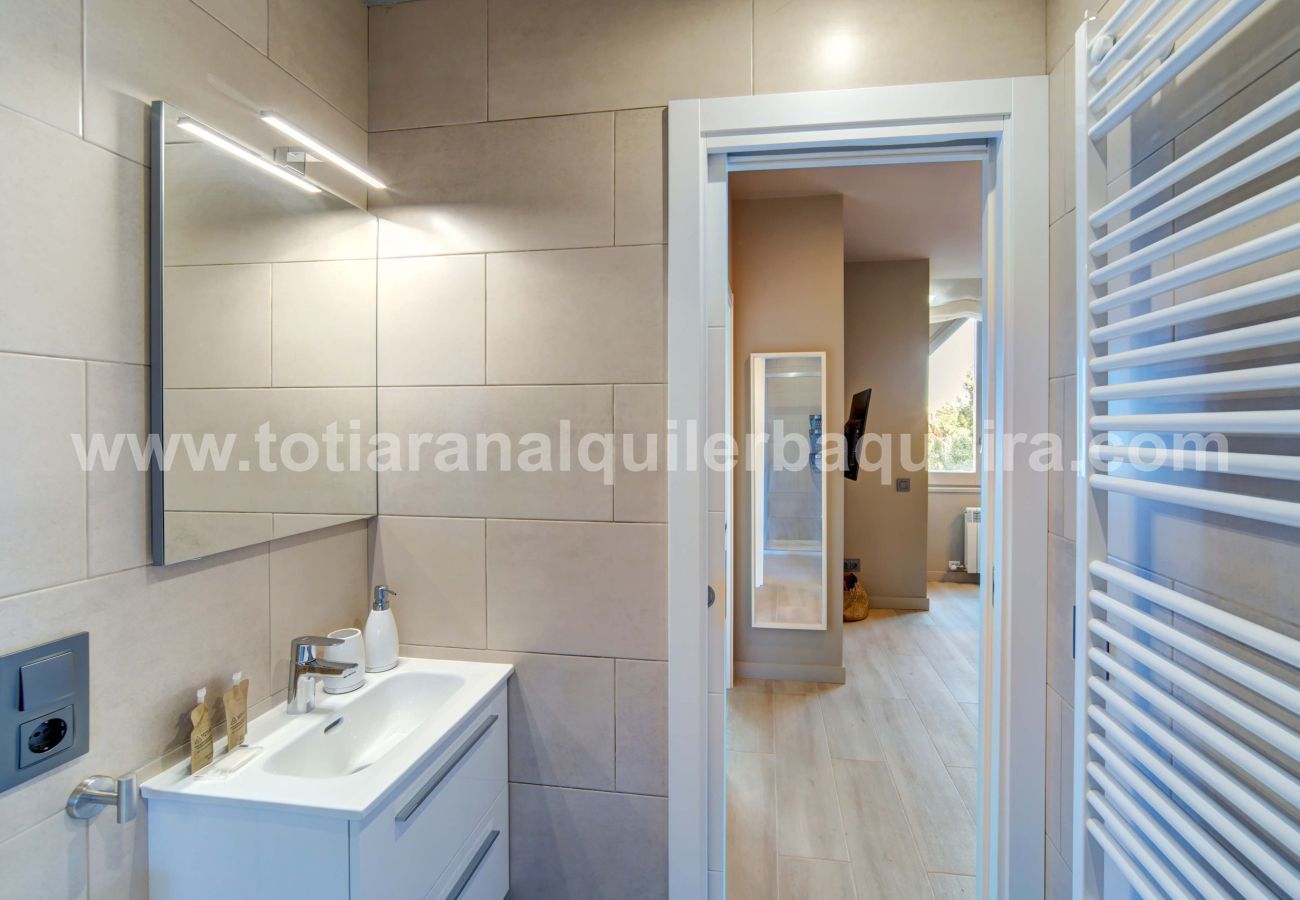 Apartment in Baqueira - Cris by Totiaran