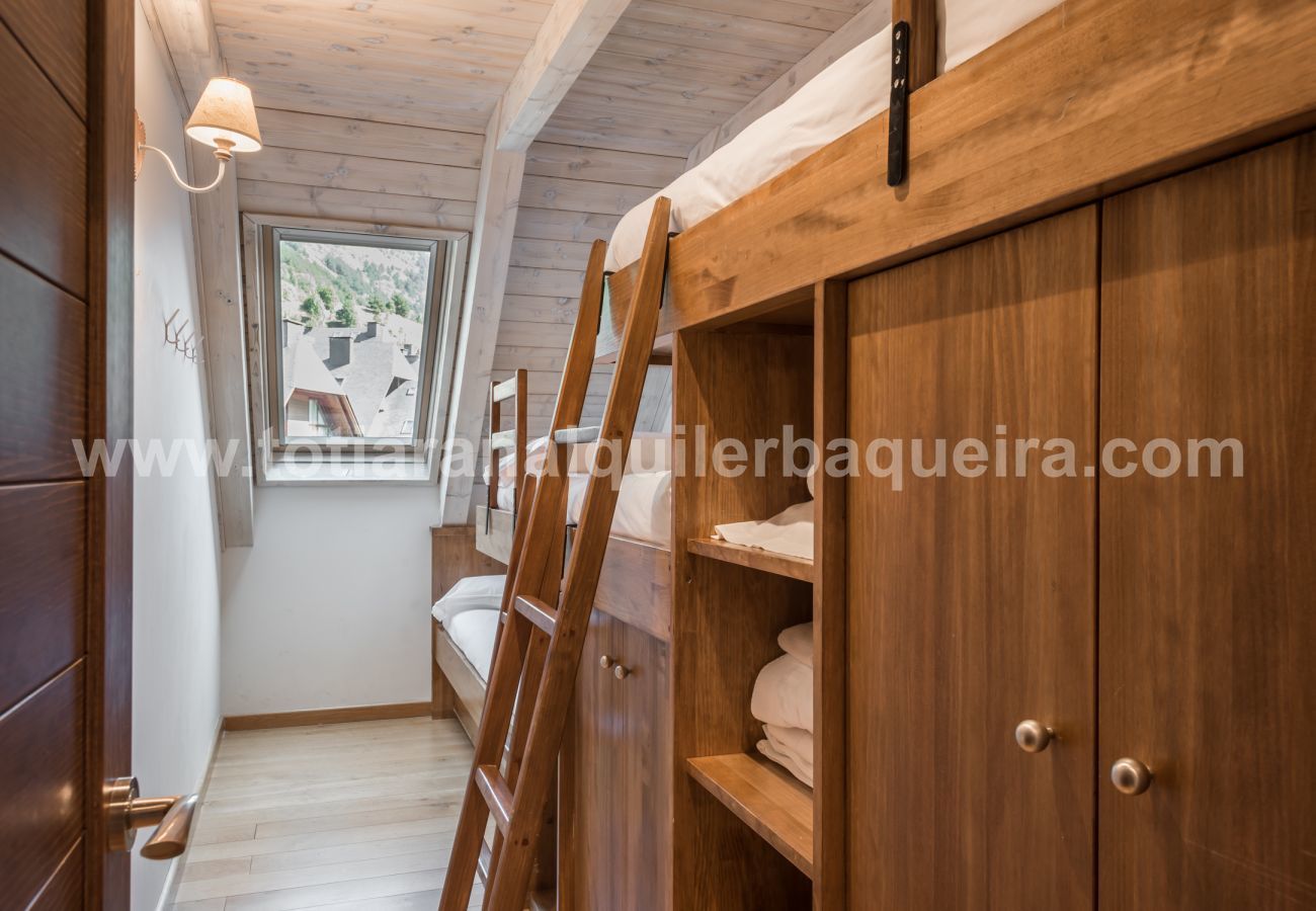 Apartment in Baqueira - Villena by Totiaran