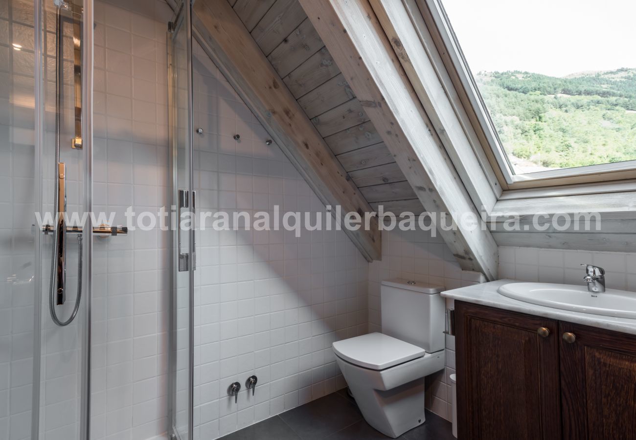 Apartment in Baqueira - Villena by Totiaran