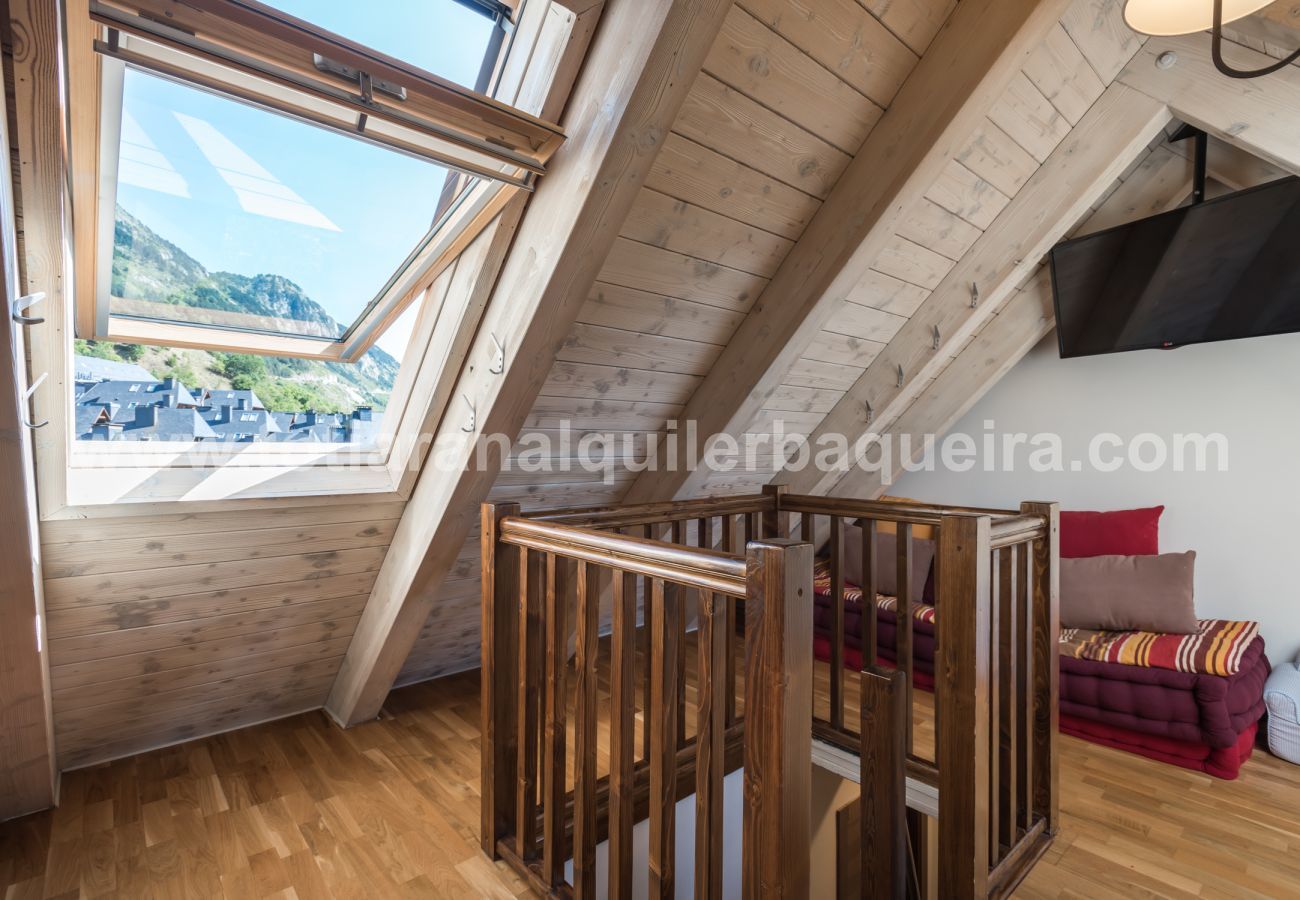 Apartment in Baqueira - Villena by Totiaran