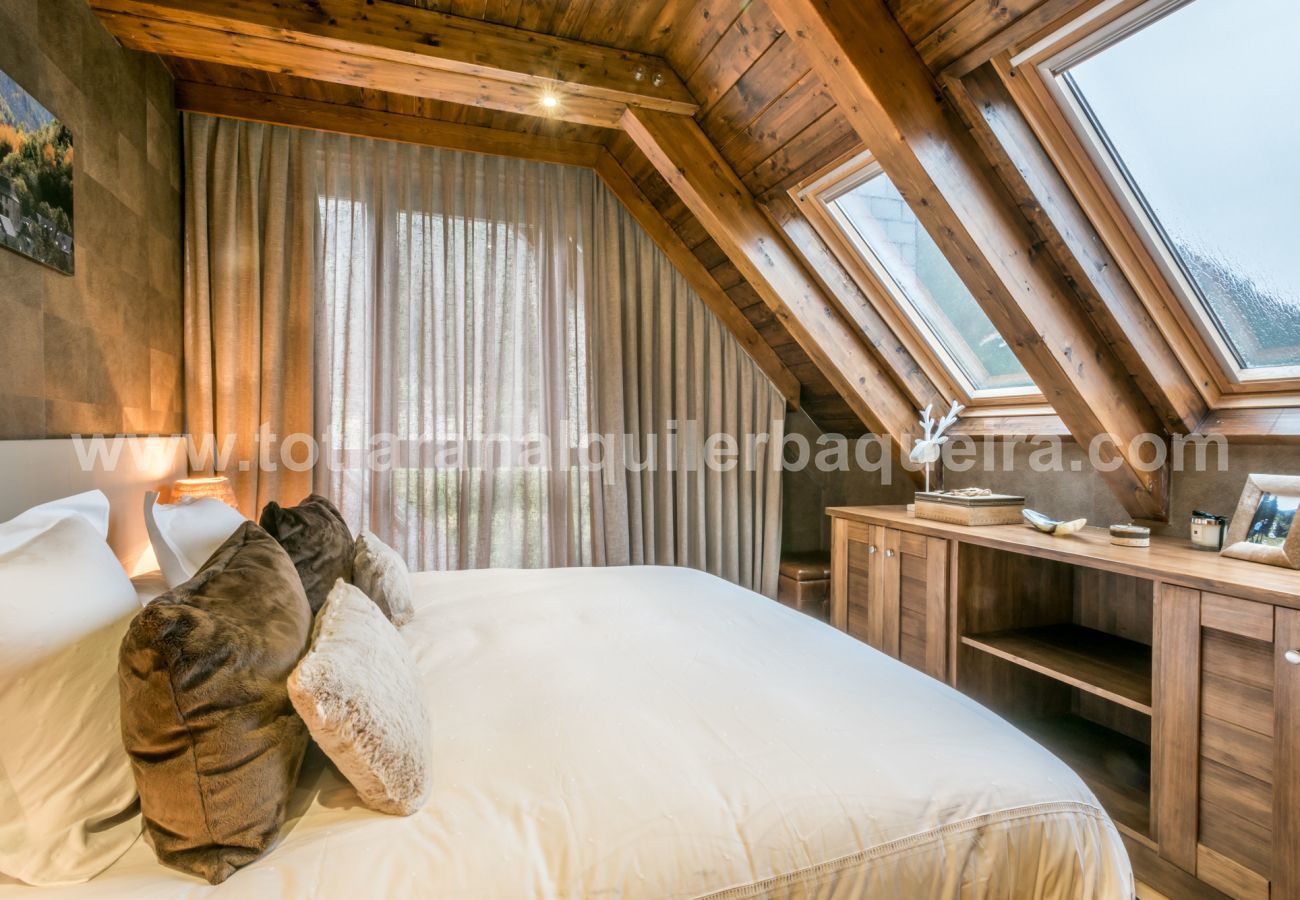 Bedroom Nuevo Artic by Totiaran, Val de Ruda, at the foot of the slopes