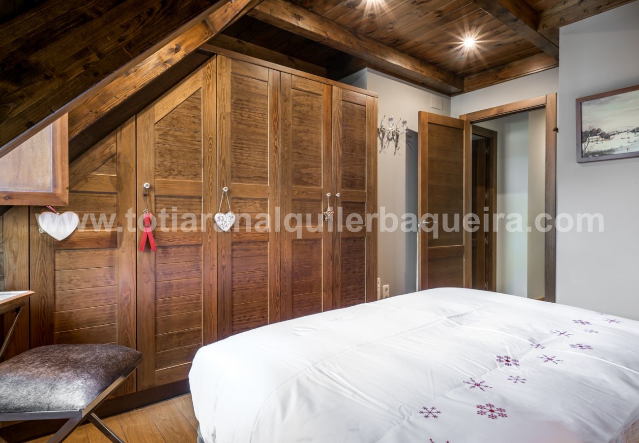 Apartment in Baqueira - Nuevo Artic by Totiaran