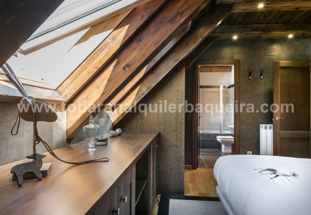 Apartment in Baqueira - Nuevo Artic by Totiaran