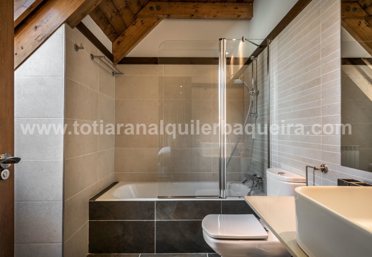 Apartment in Baqueira - Nuevo Artic by Totiaran