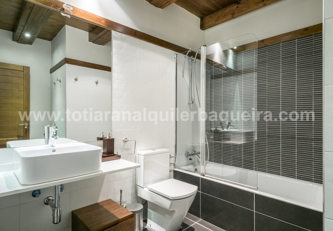 Apartment in Baqueira - Nuevo Artic by Totiaran