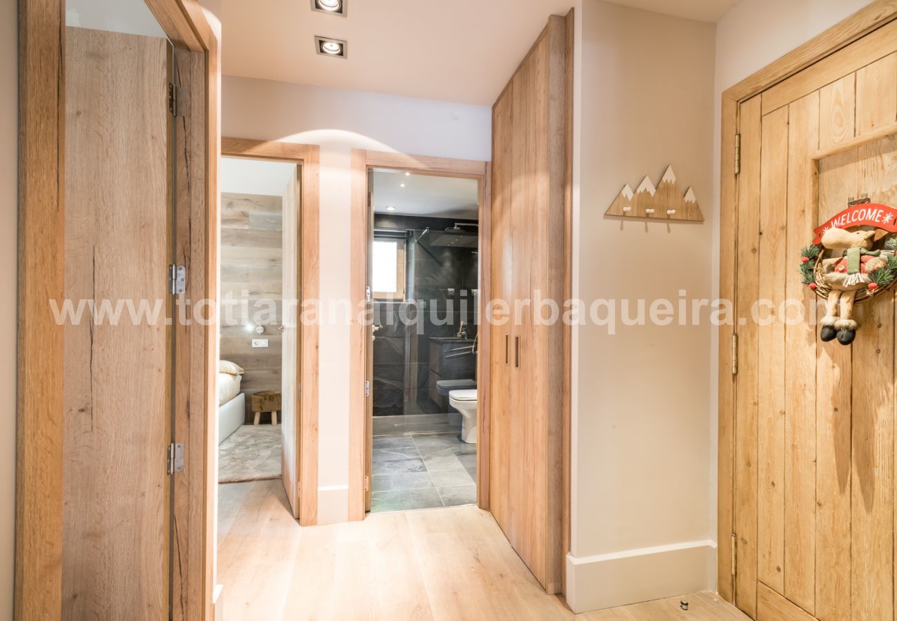 Apartment in Baqueira - Cabanes by Totiaran