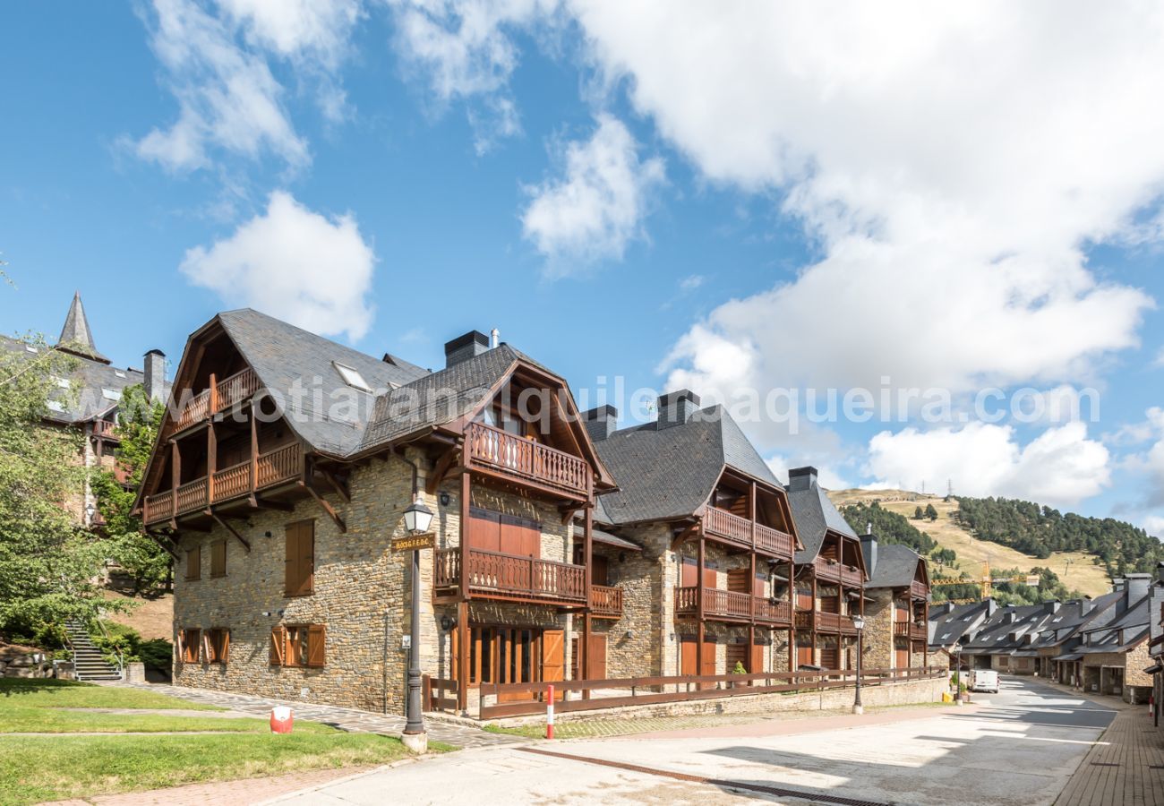 Apartment in Baqueira - Cabanes by Totiaran