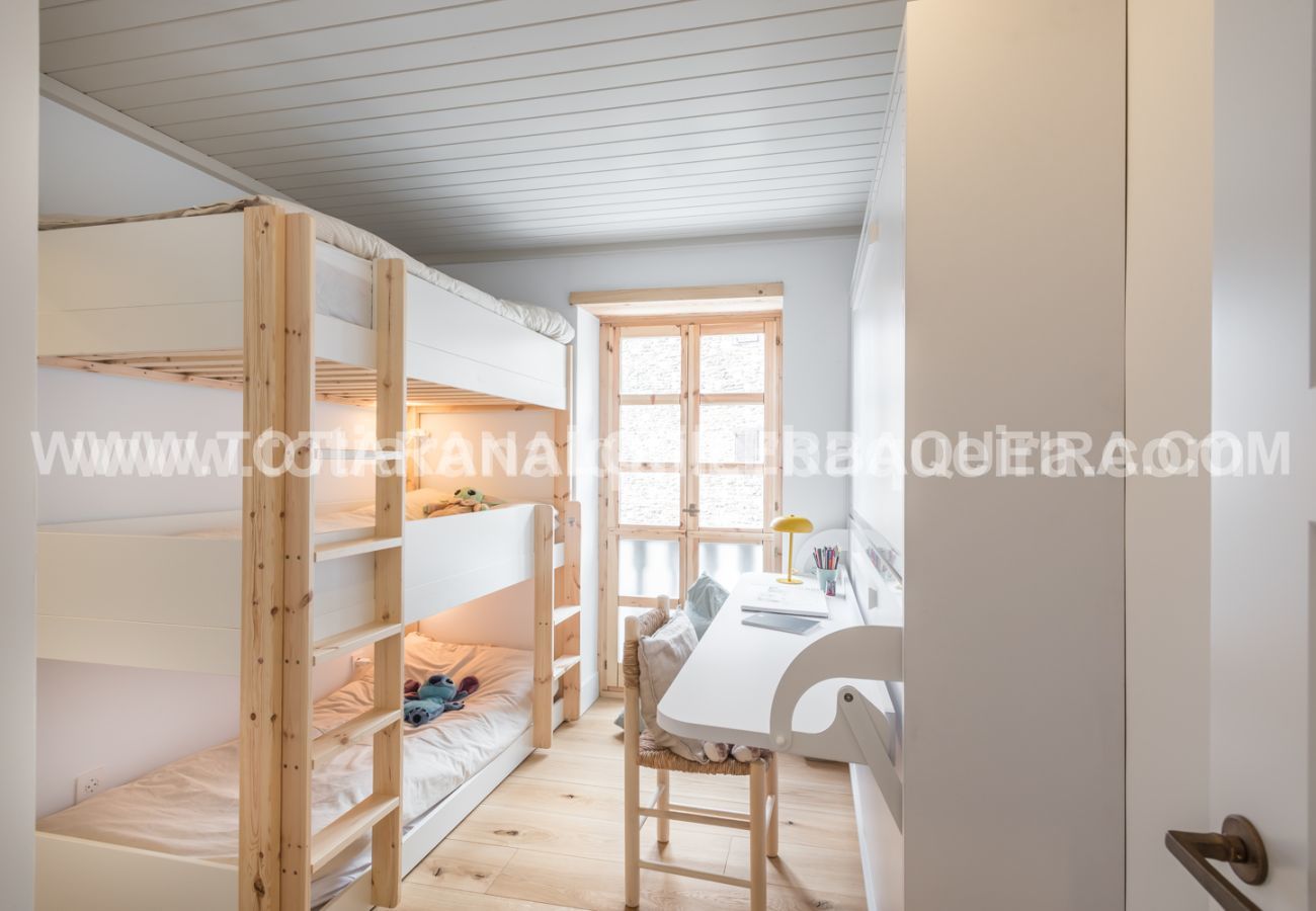 Apartment in Baqueira - Egua  by Totiaran