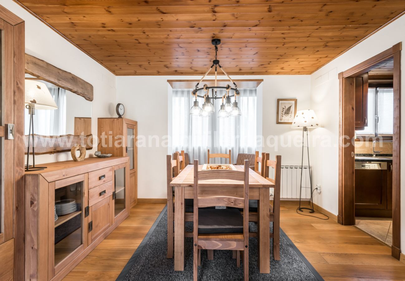 Casa Pujo by Totiaran, located in Salardu, 5km from Baqueira 1500