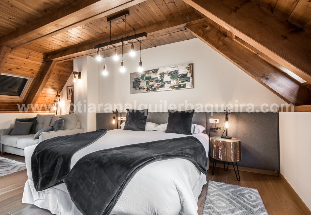 Casa Pujo by Totiaran, located in Salardu, 5km from Baqueira 1500