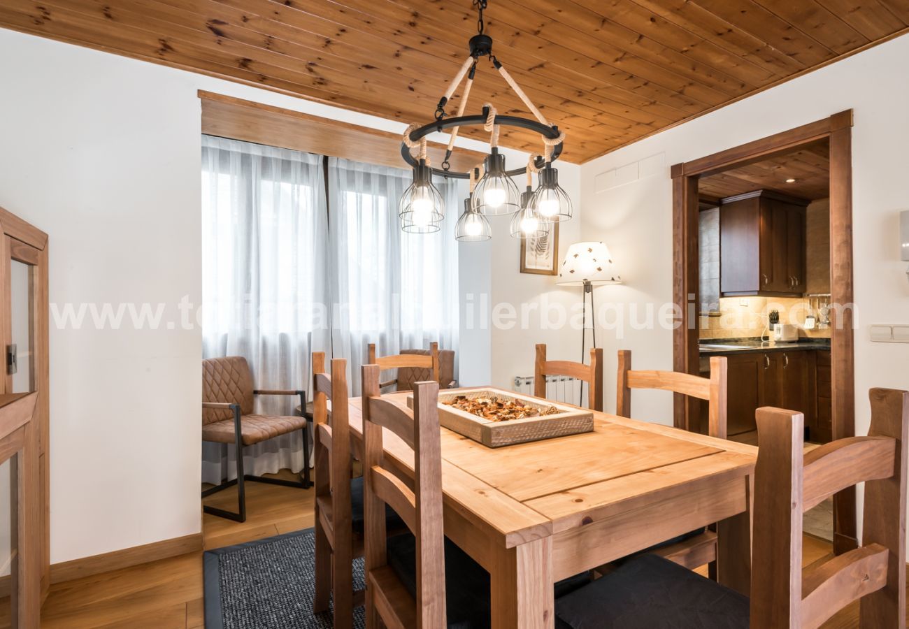 Casa Pujo by Totiaran, located in Salardu, 5km from Baqueira 1500