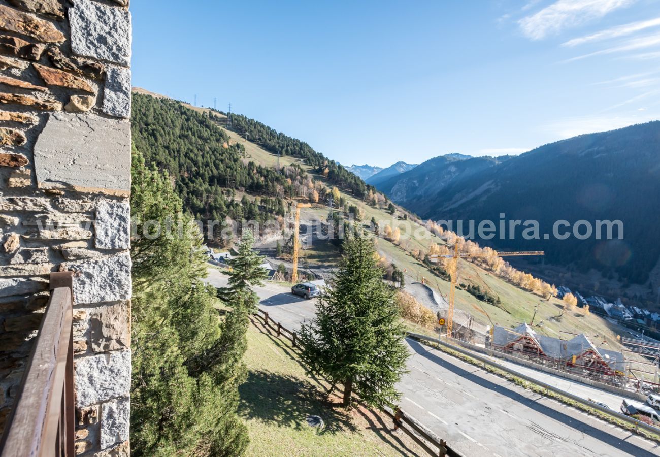 Apartment in Baqueira - Shivau by Totiaran