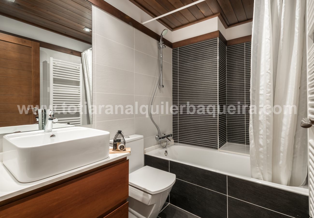 Apartment in Baqueira - Peira Arroja by Totiaran