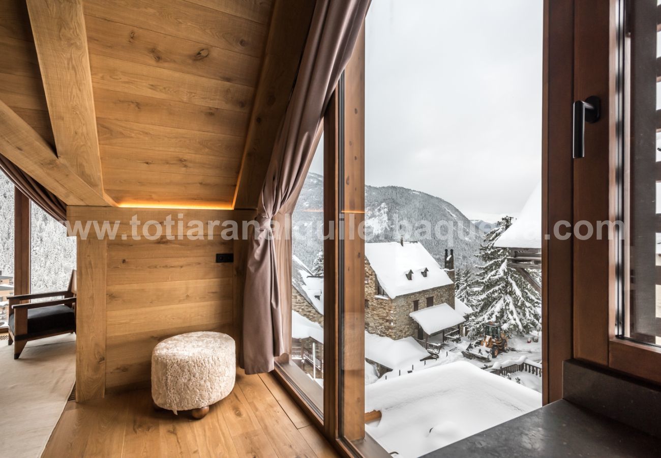 Chalet in Baqueira - Casa Sanglier Deluxe by Totiaran