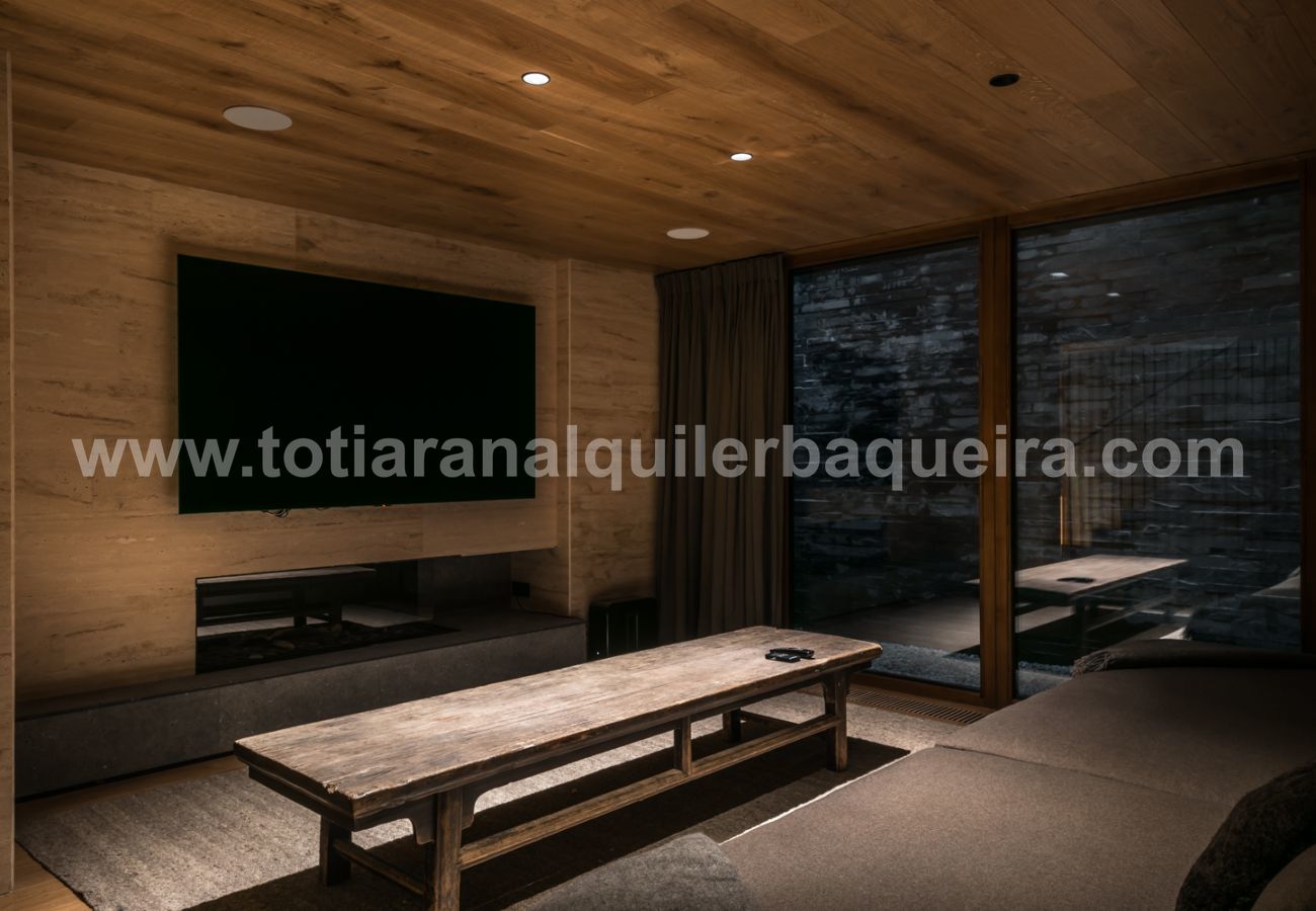 Chalet in Baqueira - Casa Sanglier Deluxe by Totiaran