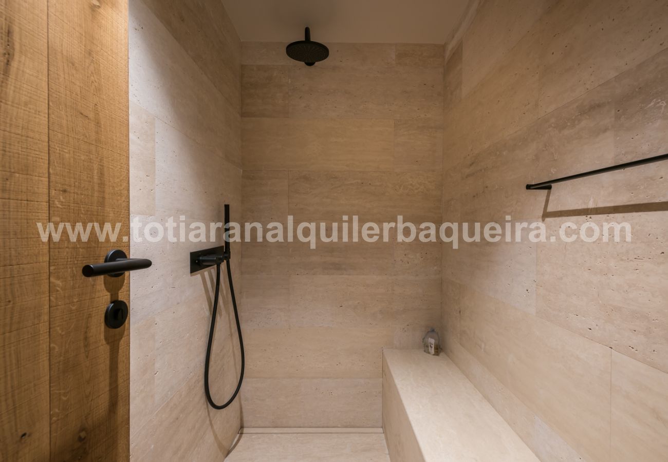 Chalet in Baqueira - Casa Sanglier Deluxe by Totiaran