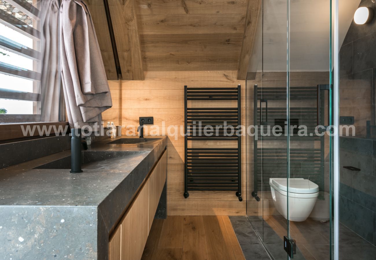 Chalet in Baqueira - Casa Sanglier Deluxe by Totiaran