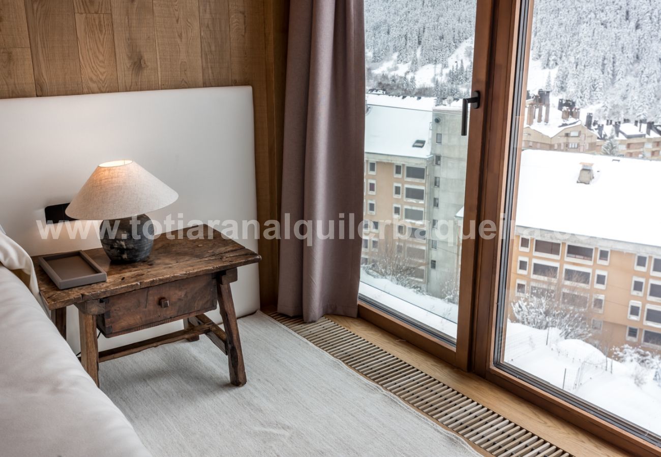 Chalet in Baqueira - Casa Sanglier Deluxe by Totiaran