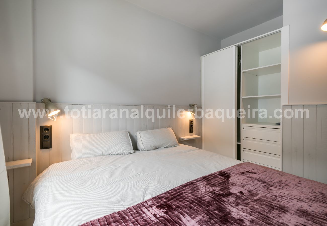 Apartment in Baqueira - Sauts by Totiaran